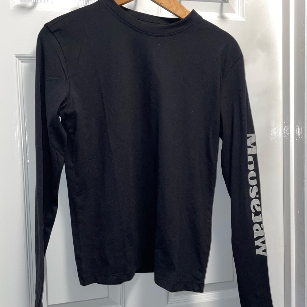 Women’s Moosejaw T Shirt Small Black L/S Camping Logo Sleeve  NWT Outdoors